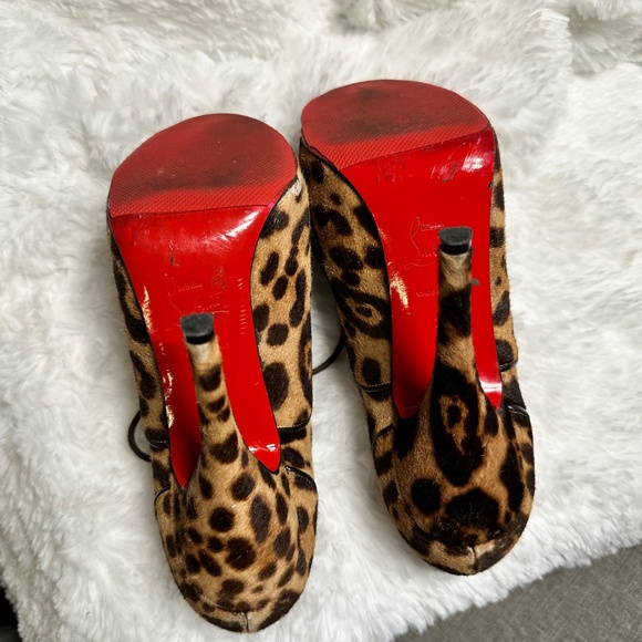 CHRISTIAN LOUBOUTIN Leopard Print Calf Fur Lady Derby Lace-Up Peep Bootie - Picture 4 of 4